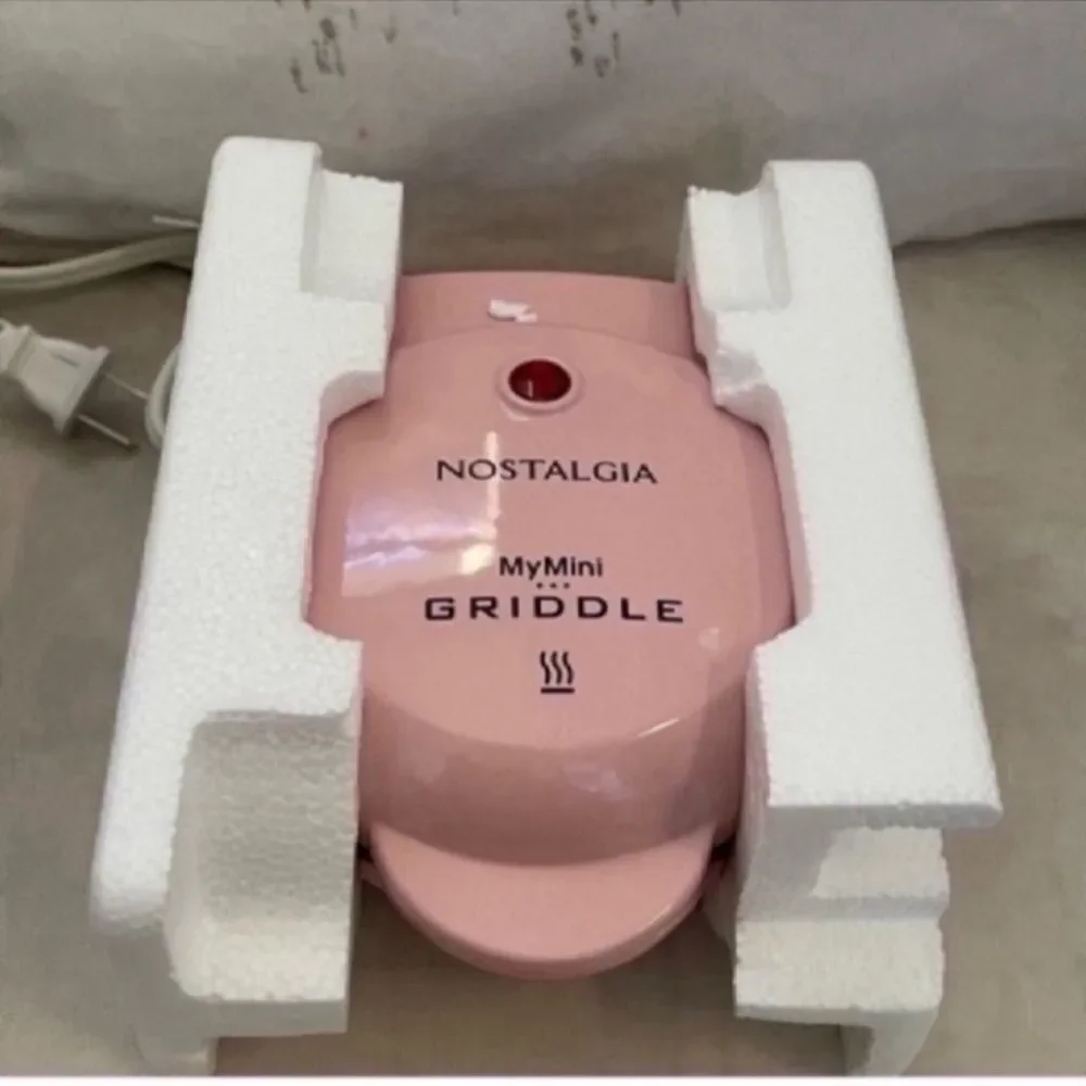 Nostalgia MyMini pink Griddle  And Mini Personal Sandwich Maker Bundle